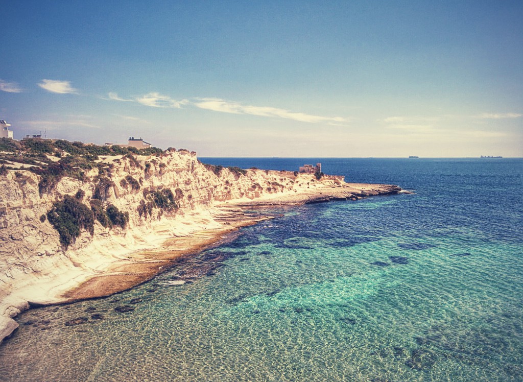 St Thomas bay, Wied il-Għajn